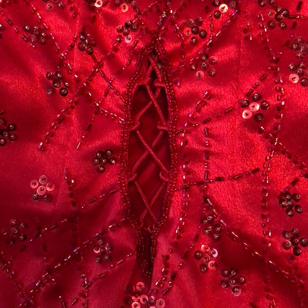 Red strapless evening gown size 8 - Picture 5 of 8